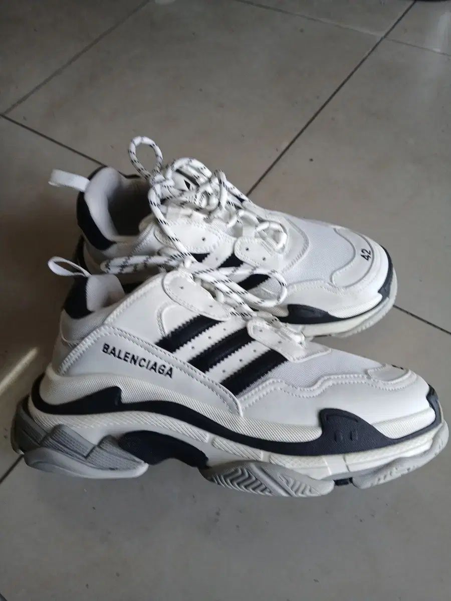 バレンシアガ アディダストリプルS 42