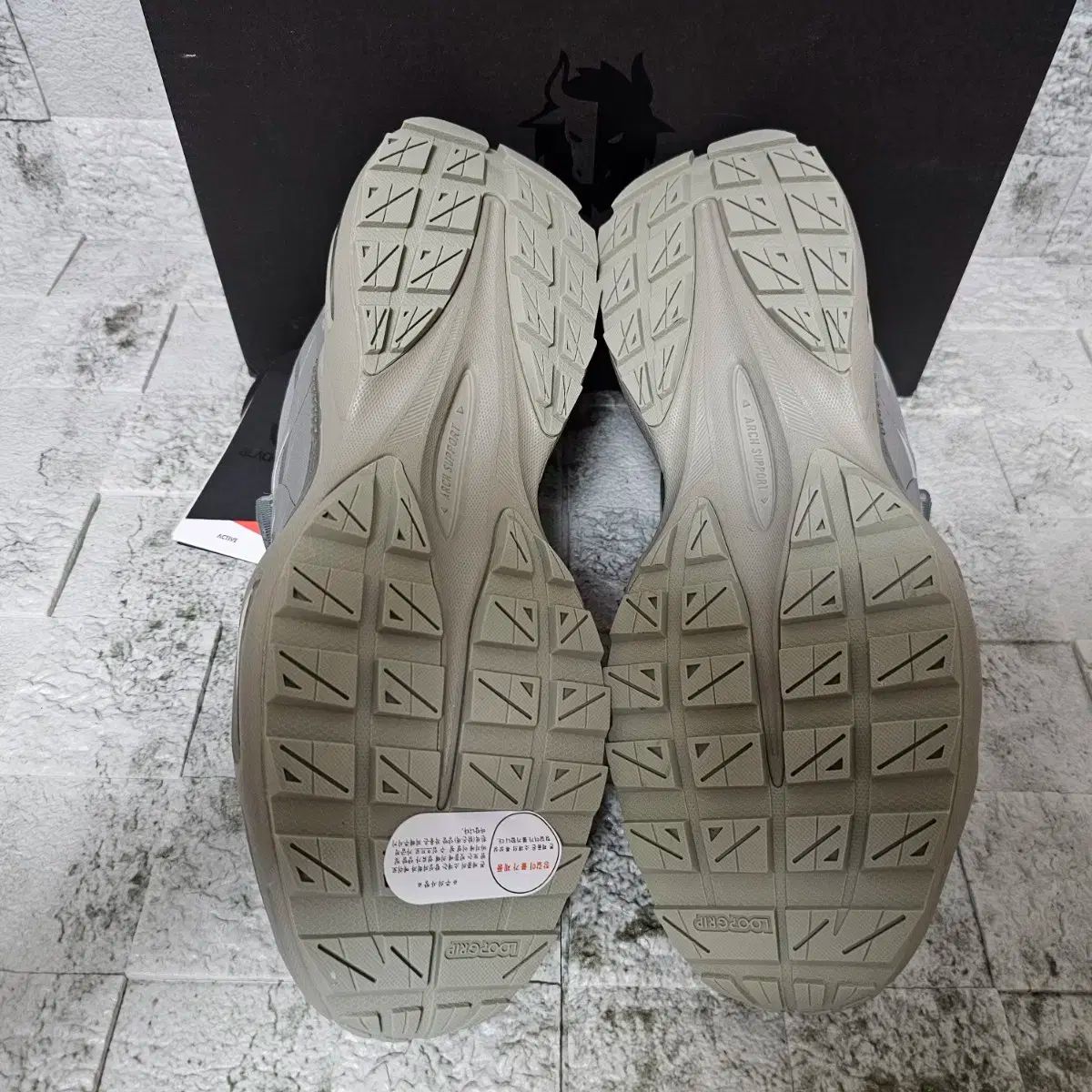 トレッキングシューズ