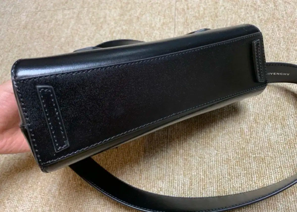 ジバンシィ ミニ アンティゴナ クロスバック DECORATOM_COM_BR