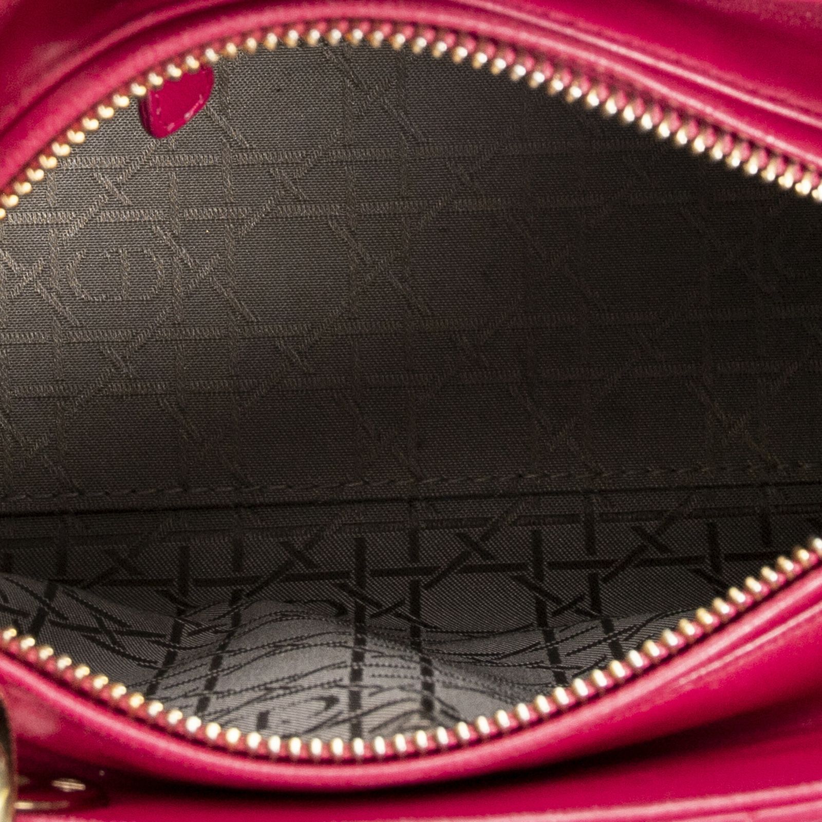 ディオールミディアム