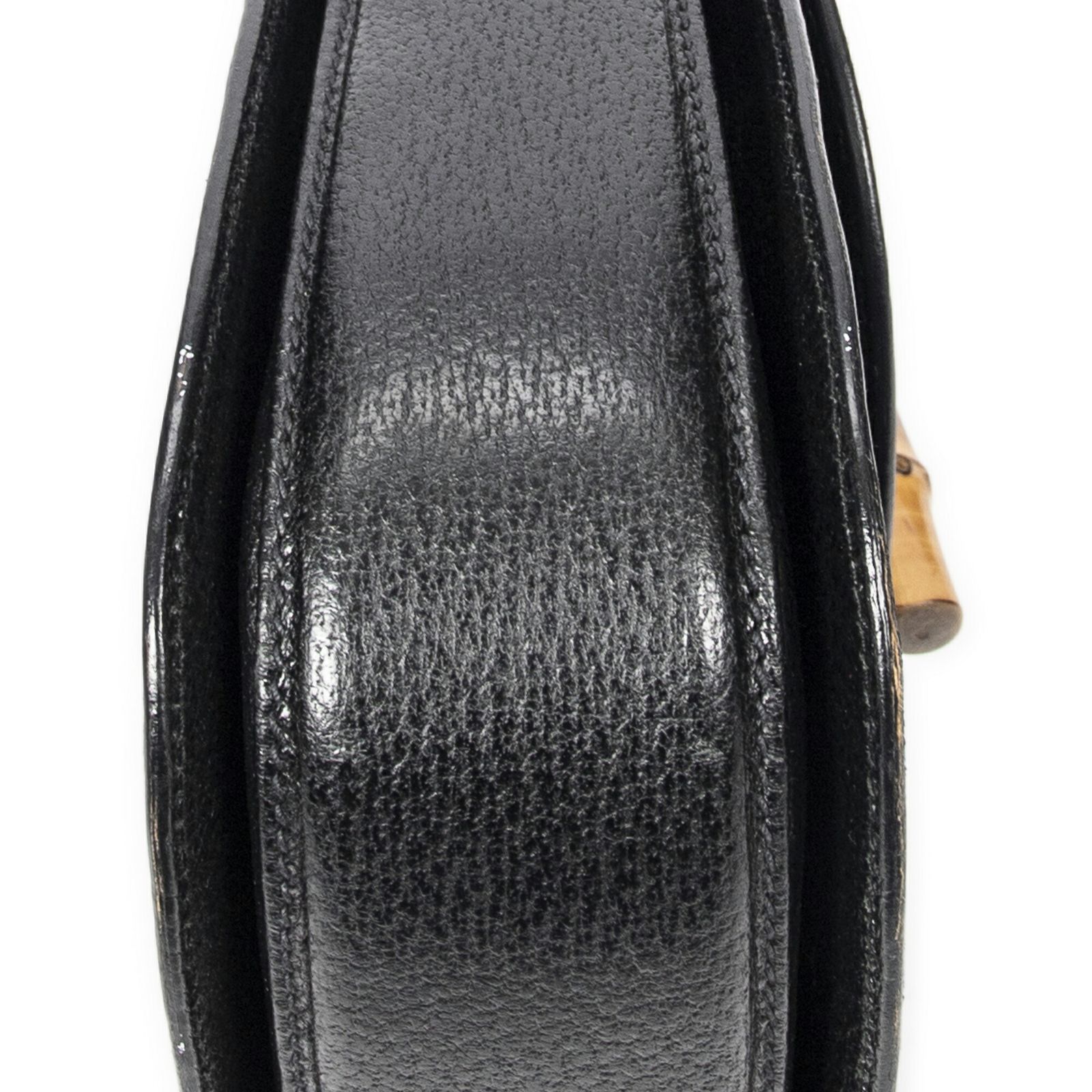 グッチスモールバンブートップハンドルフラップ黒カーフスキンレザーA