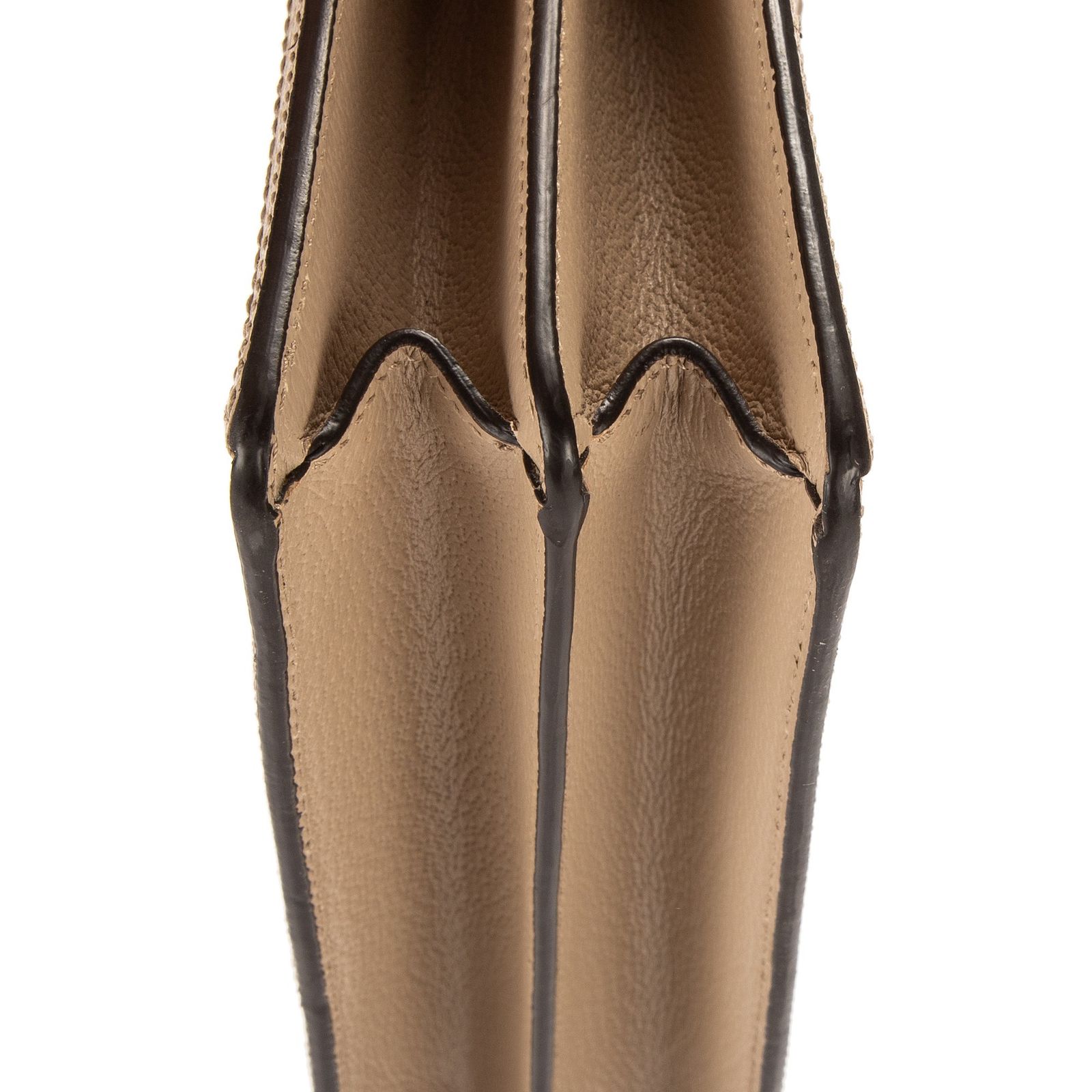 白GGスプリームレザーA