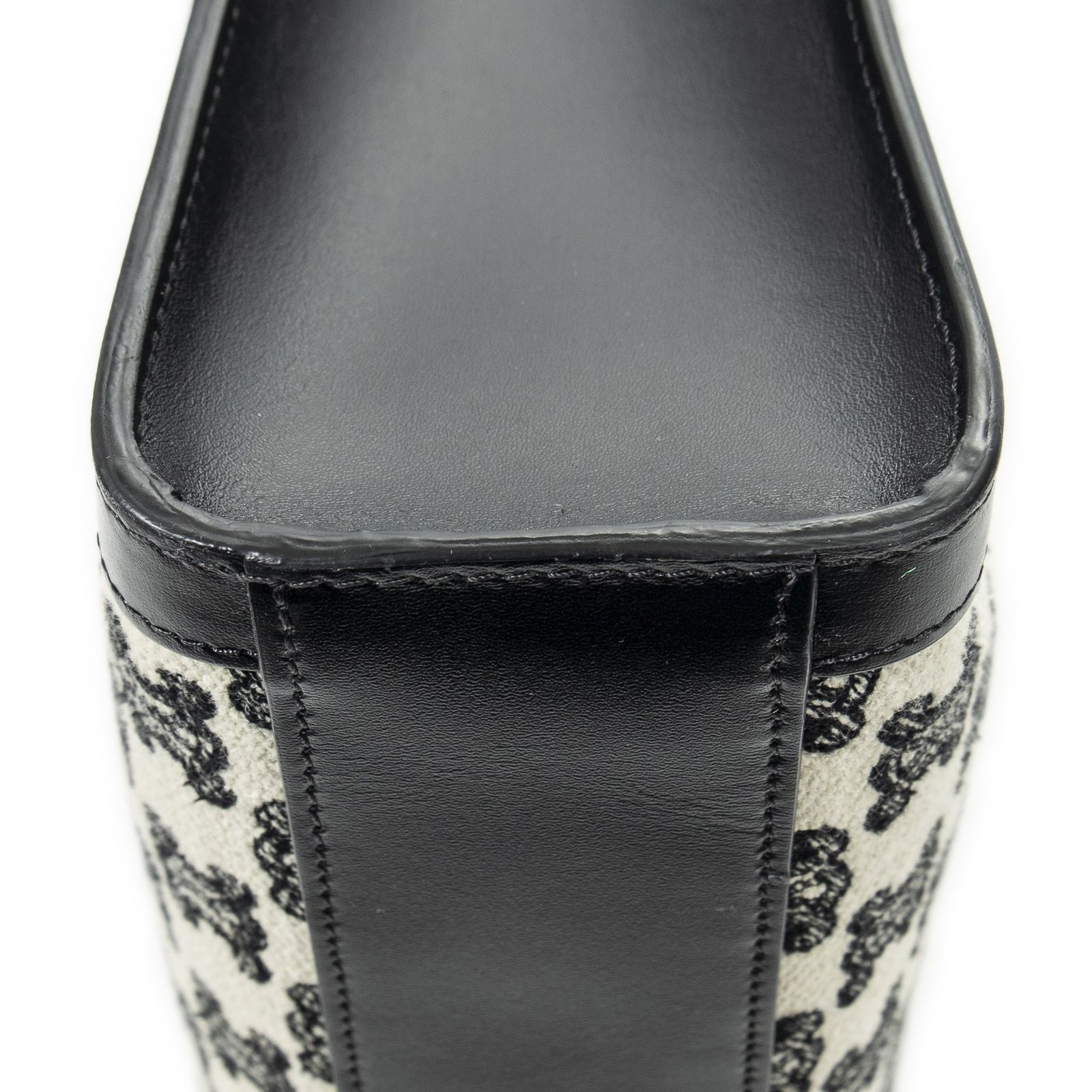 CELINE セリーヌスモール