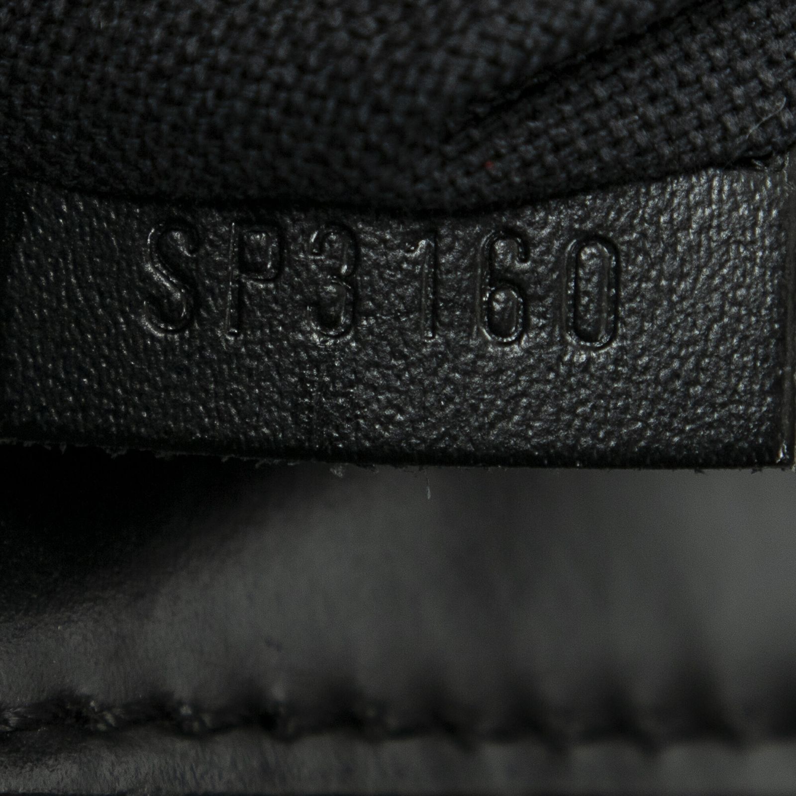 ルイヴィトンダニエルブラック