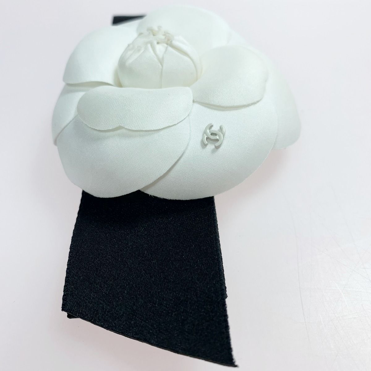 カメリア ホワイト×ブラック