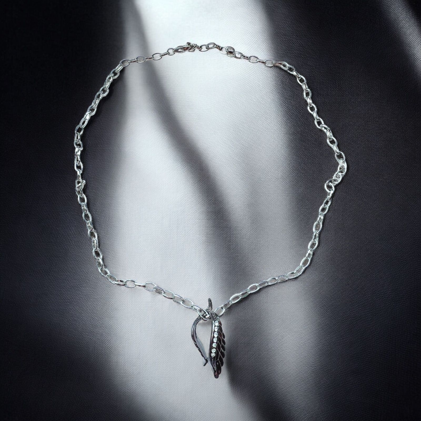 K556 不安が消え去る 苦労知らず 環境変化に順応 軽やかな気持ちになれる エアリー リング ペンダント N.kelly 製作 なりたい自分になれる 自信 挽回する 白魔術 リング モチーフ 不屈の精神 メンズ 男女兼用 ユニセックス ロングネックレス