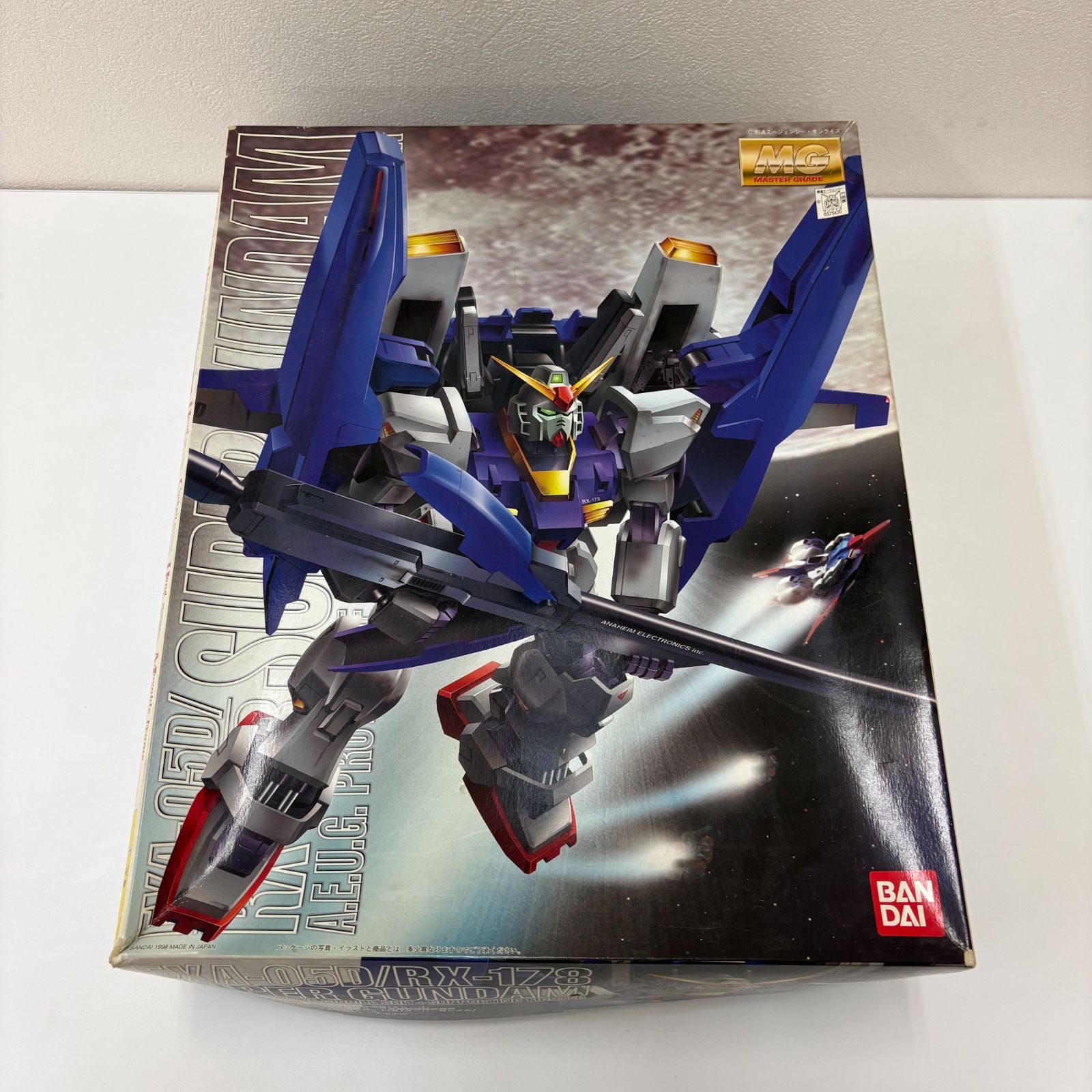 K 3764 未組立品 ガンプラ 1|100 MG FXA-05 D RX-178 スーパーガンダム 反地球連邦政府組織 エゥーゴ 試作型モビルスーツ支援戦闘機装備型 マスターグレード