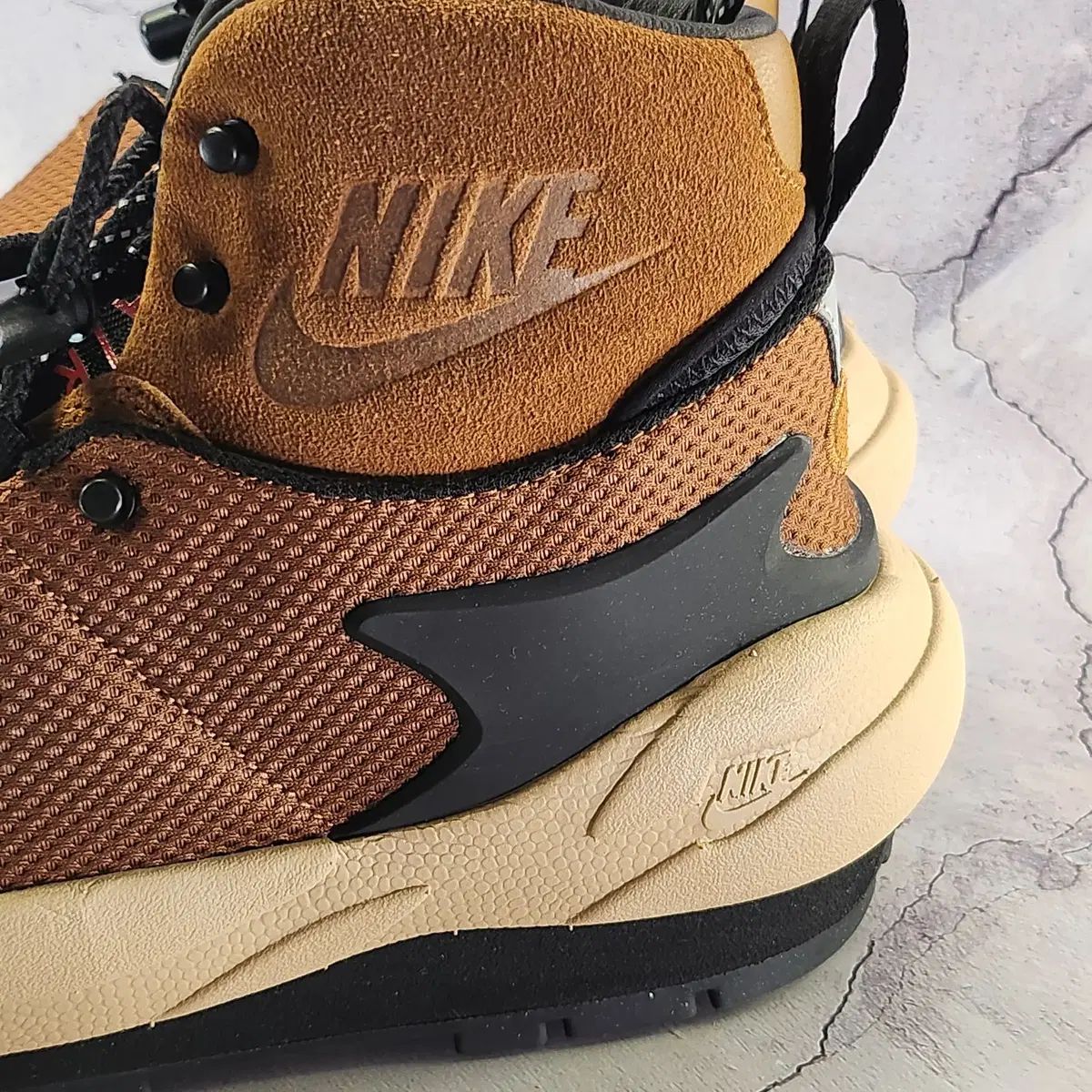  ナイキ x サカイ 23 5 cm マグマケープ SP FN 0563 200 登山靴 トレッキングシューズ アウトドアシューズ