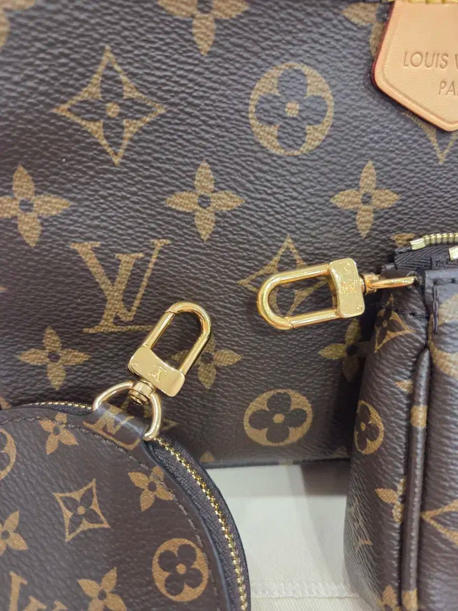 ルイヴィトン マルチ ポシェット アクセソワール 3種 ピンク ストラップ DECORATOM_COM_BR