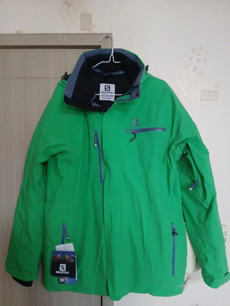 SALOMON サロモン グリーン ウィンドブレーカー 冬 ジャケット