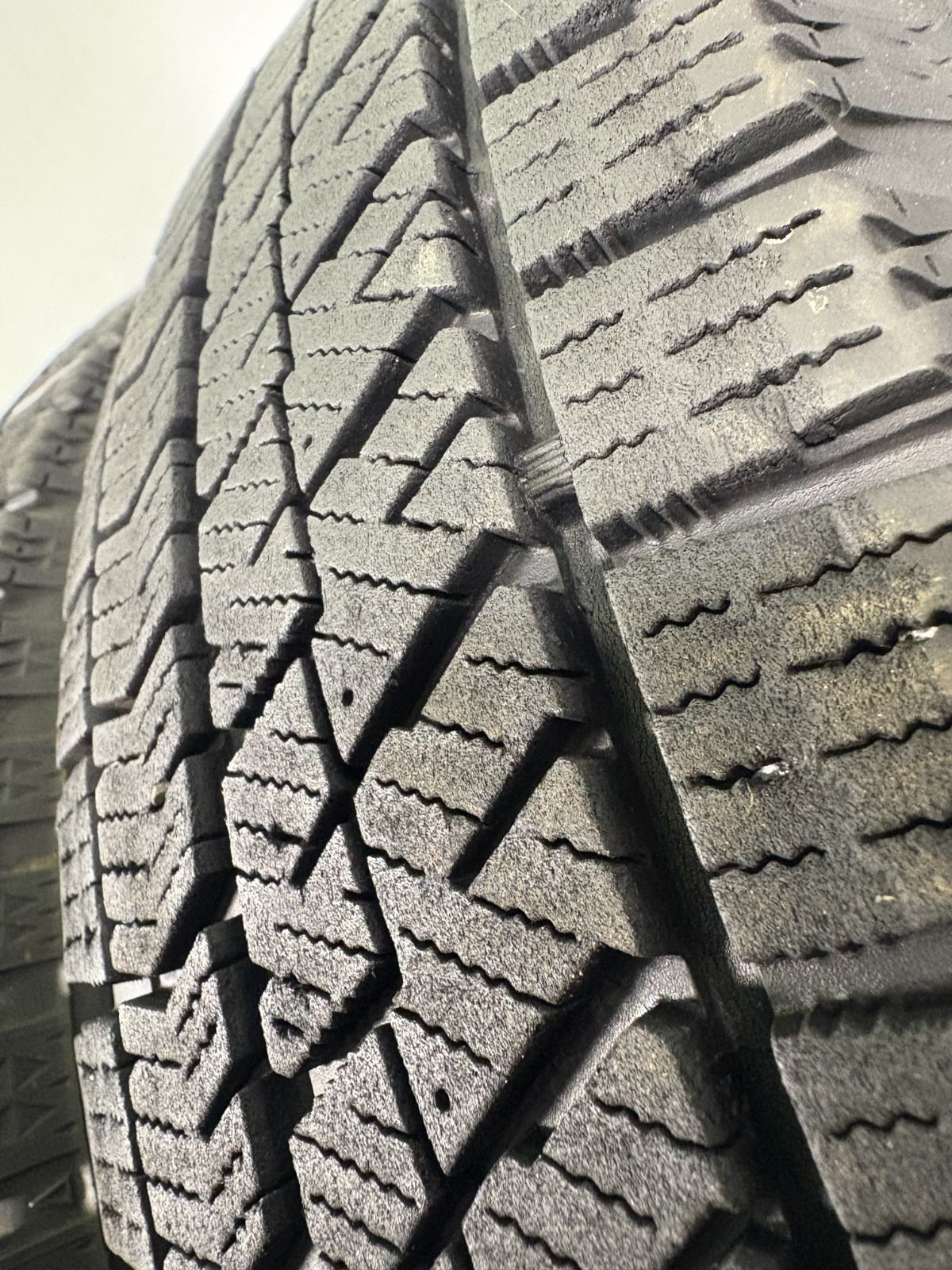タイヤ スタッドレス
