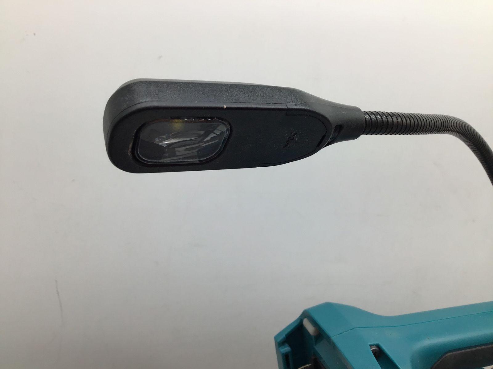 mm充電式卓上マルノコ18