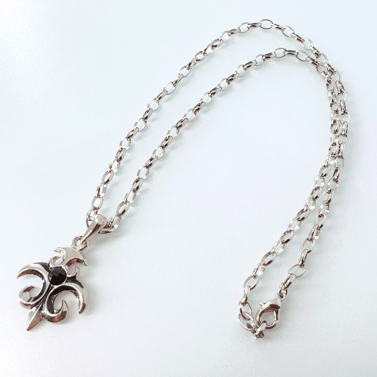 K61 問題解決 勇気と力を与える ユリの紋章 ミノタウロスの魔術ネックレス 魔術師 N.Kelly 製作 悩み解消 花 メンズ 男女兼用 お守り 厄除け 災難除け ユニセックス ロングネックレス 人間関係 魅力 白魔術 願い 叶う 結び 強運 本物 強力