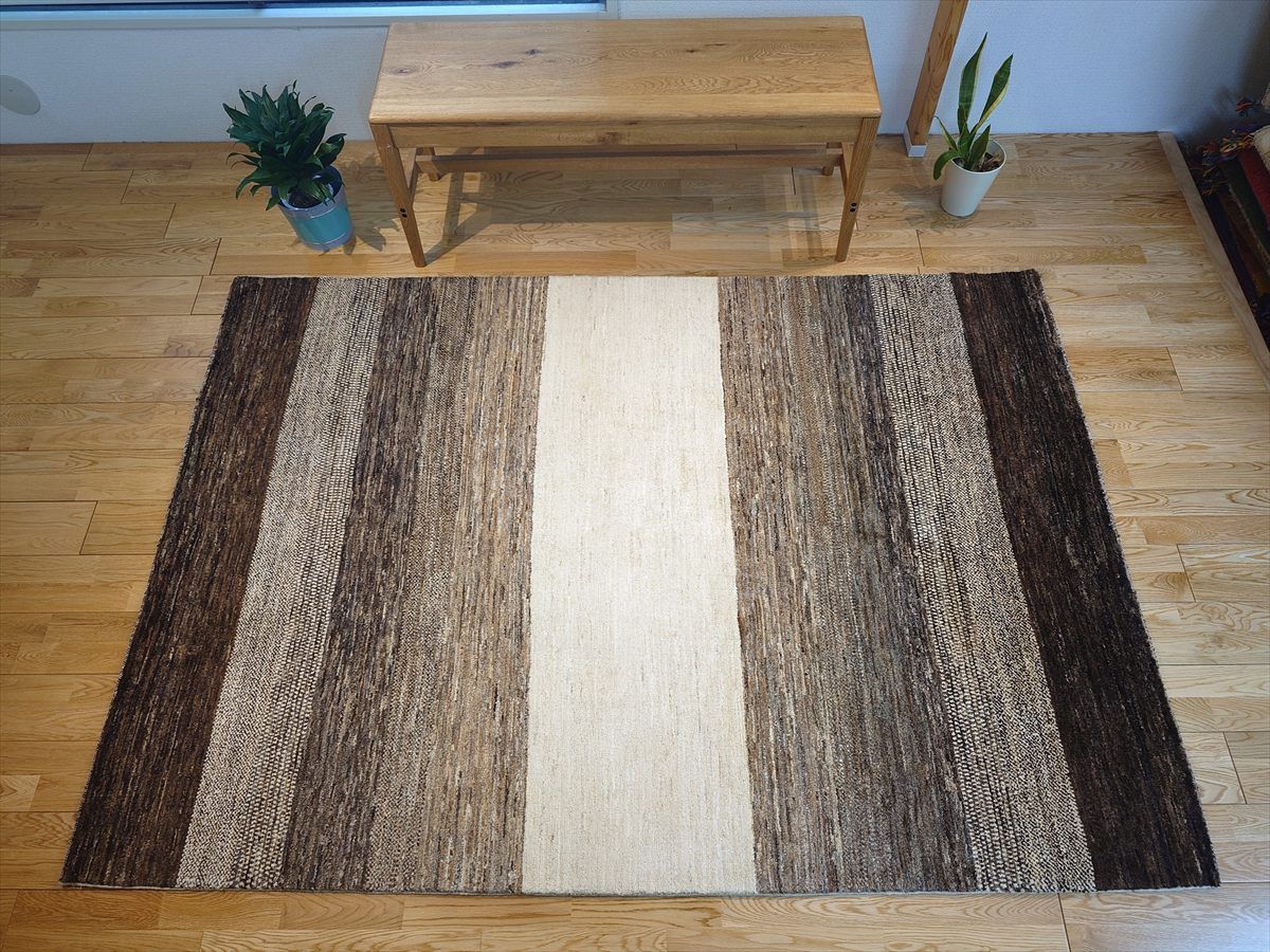 夏は涼しく冬は暖かい オールシーズン天然無染ラグ ガゼニラハット 201x144cm P68