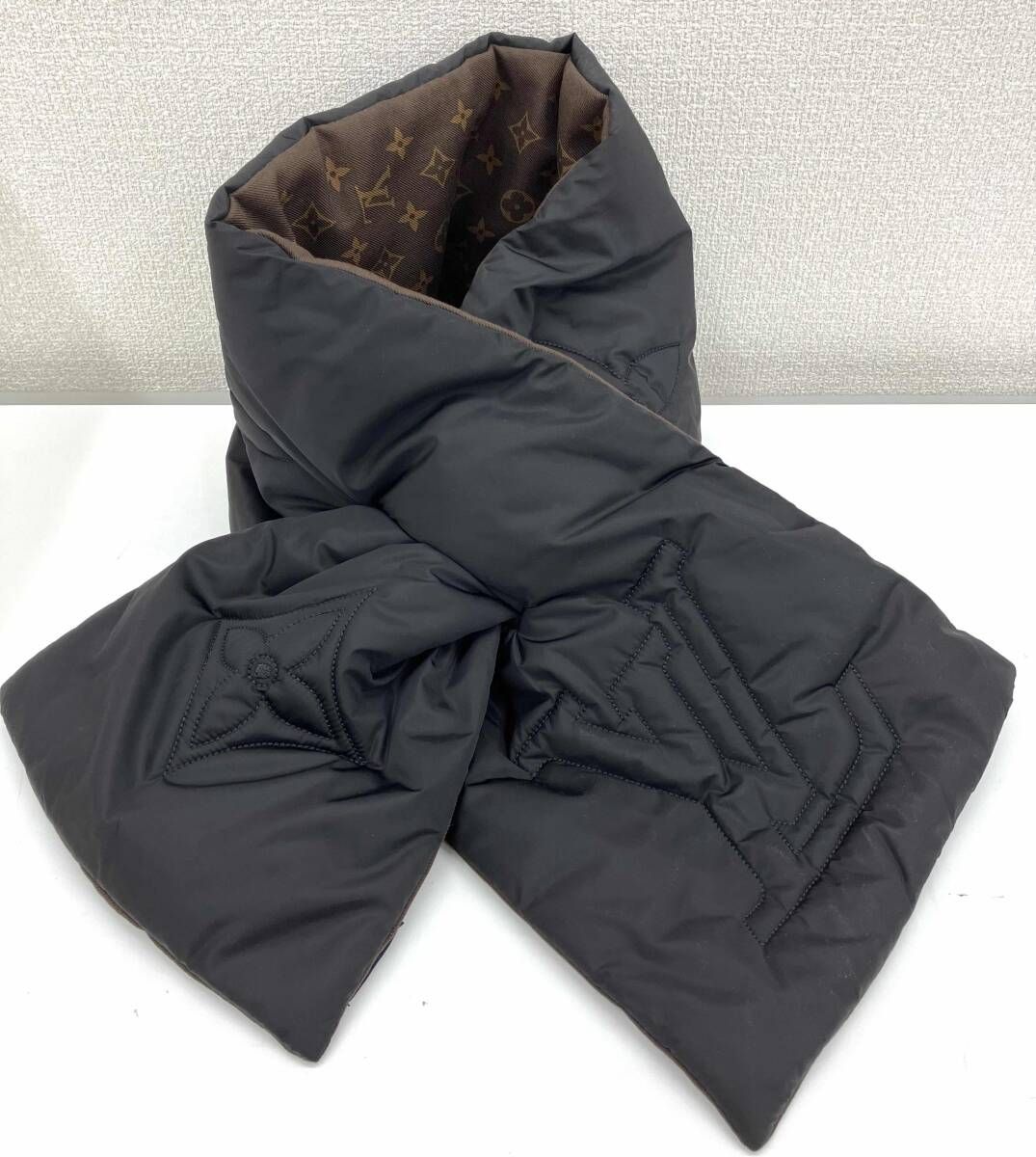 LOUIS VUITTON LV ルイヴィトン モノグラム エシャルプ ピロー M77049 マフラー