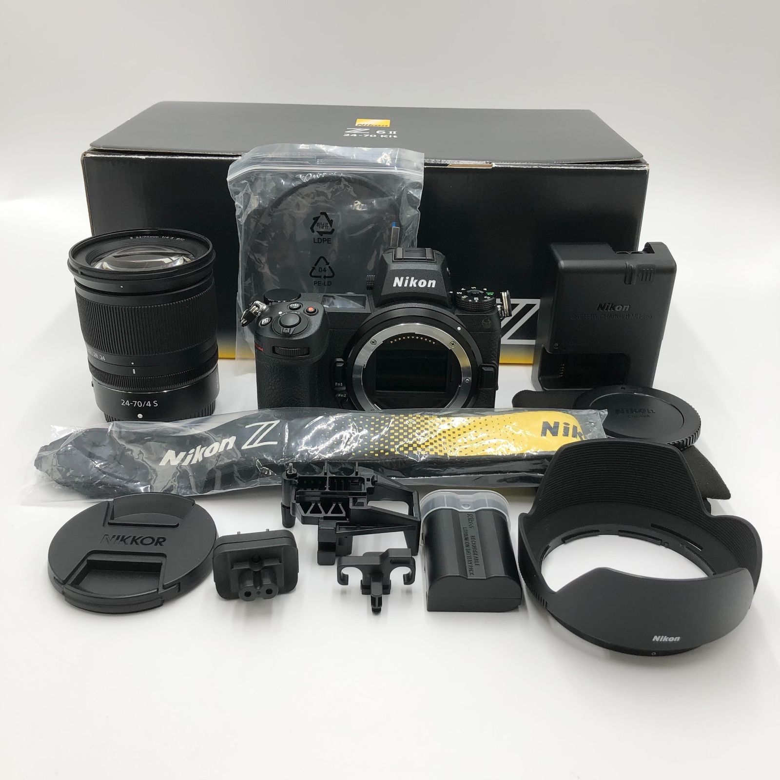Nikon ミラーレス一眼カメラ Z6II レンズキット NIKKOR Z 24-70mm f|4 付属 Z6IILK24-70 black