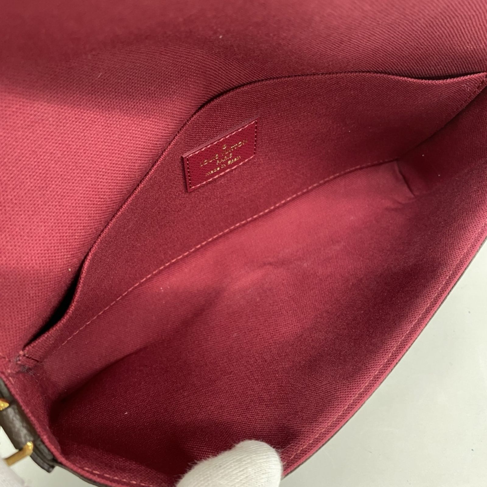 ショルダーウォレット