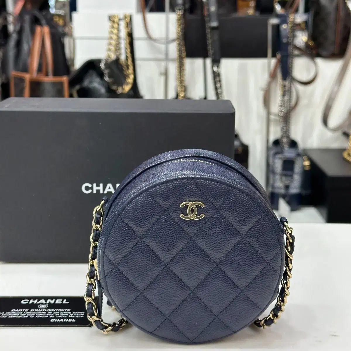 シャネル 동그리 탬버린 クロスバック ネイビー AP0366 28番台