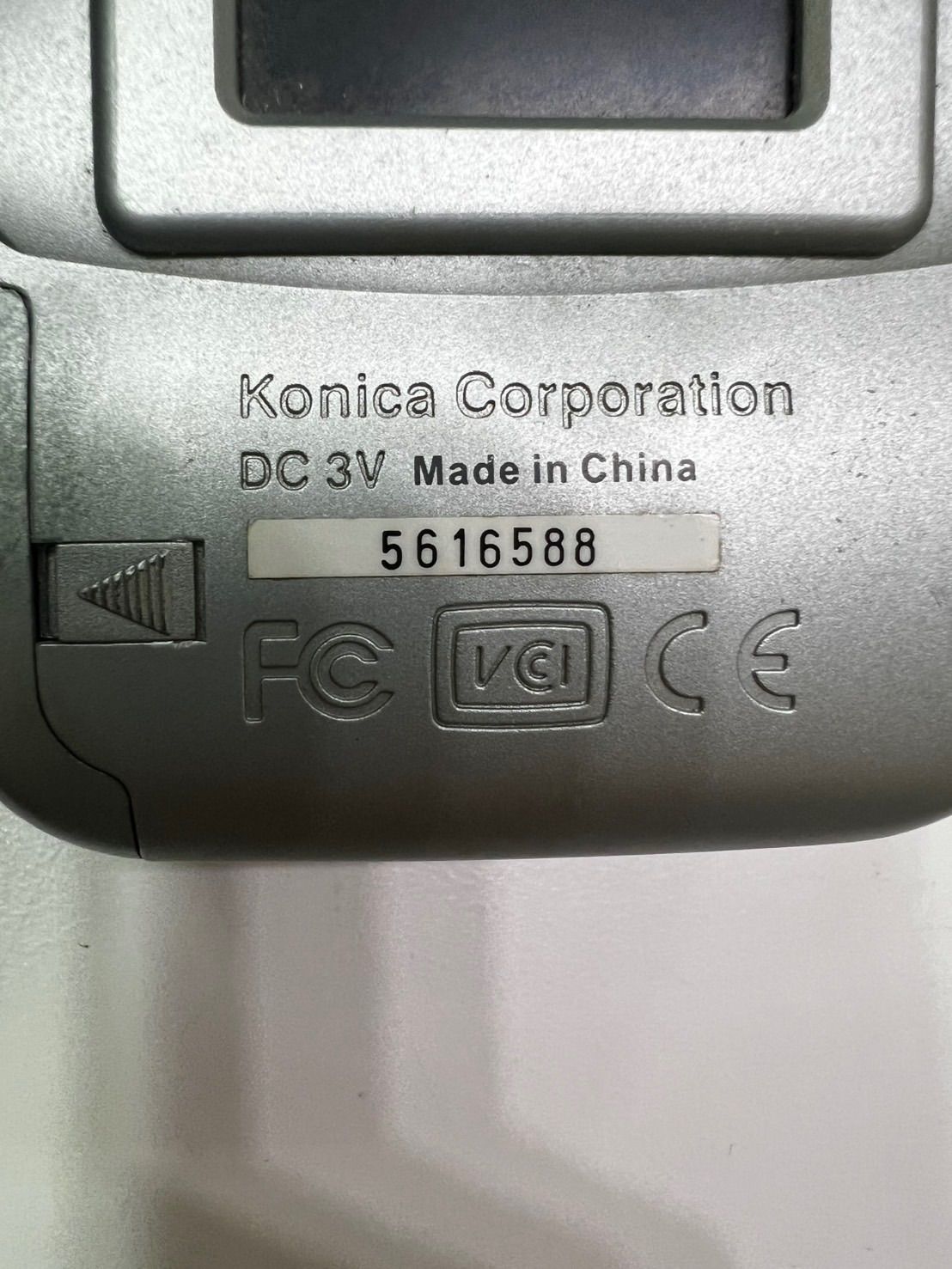 中古品】 Konicaコニカ e-mini D デジタルカメラ シルバー デジカメ
