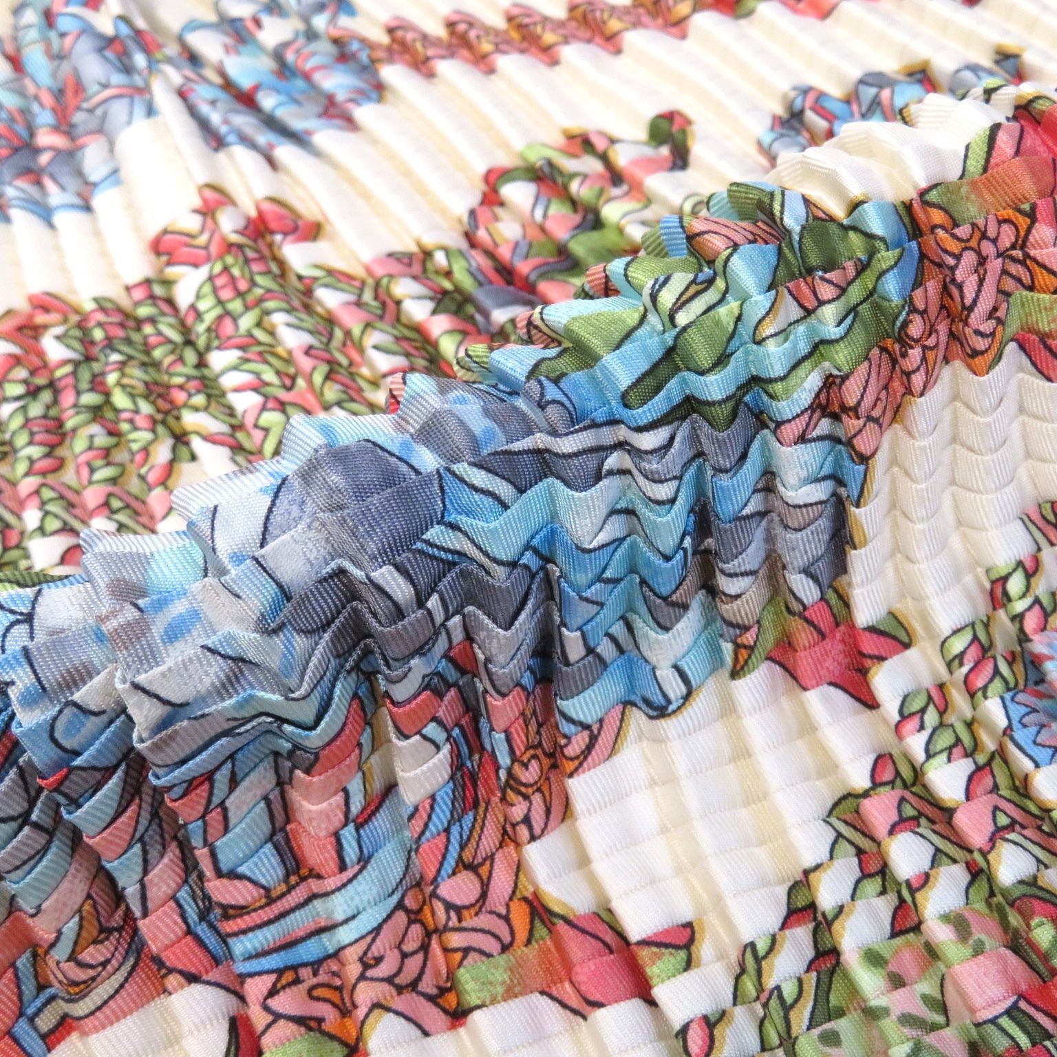 HERMES エルメス カレ90 LES RUBANS DU CHEVAL『馬のリボン 』プリーツ