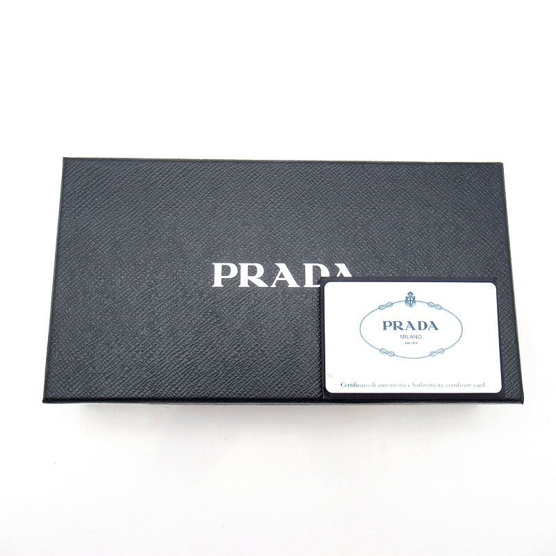 プラダ フルファスナー長財布