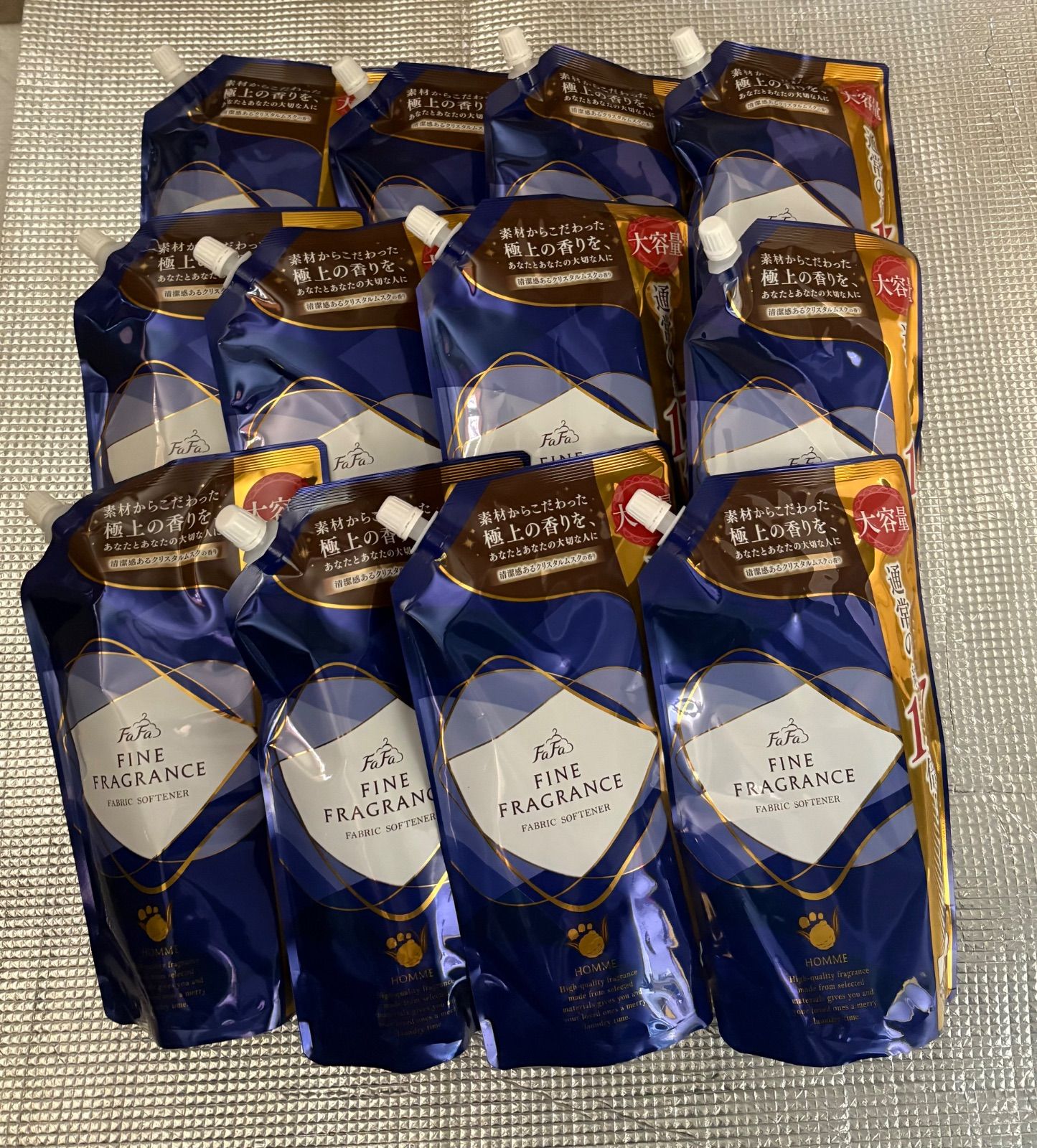 大容量 ファーファ ファインフレグランス 柔軟剤 オム homme 香水調 クリスタルムスクの香り 詰め替え 840ml 12個