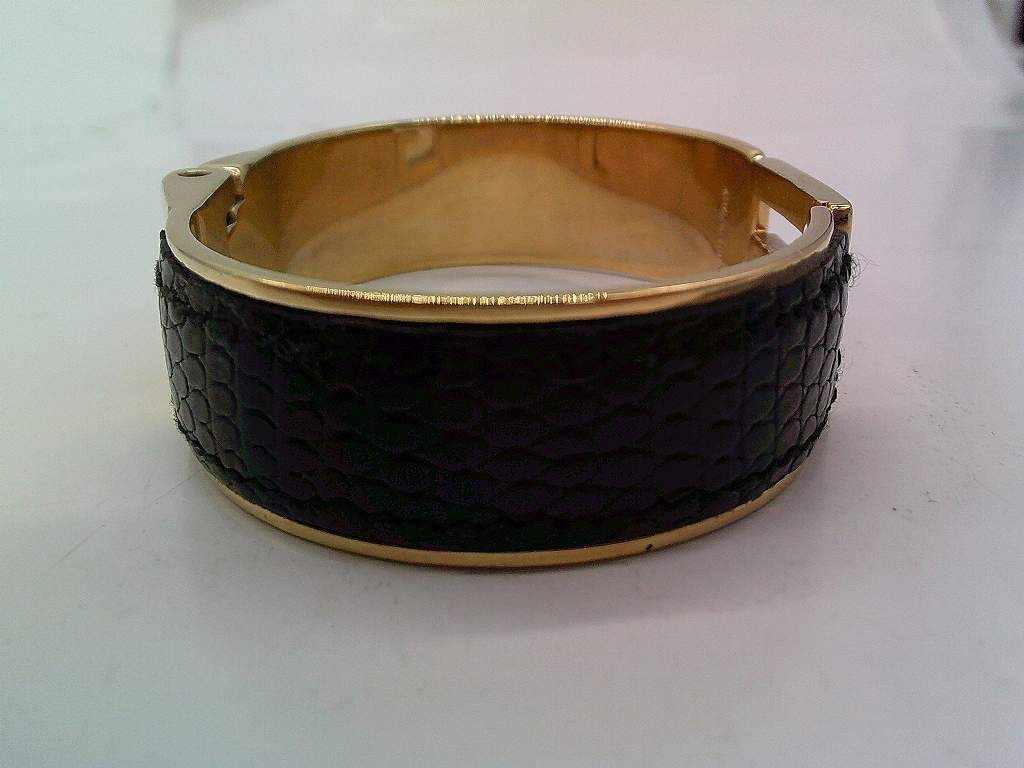 レザーブラック