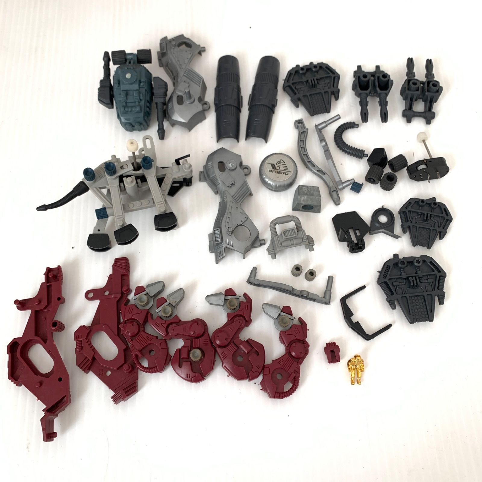 パーツに一部破損有り