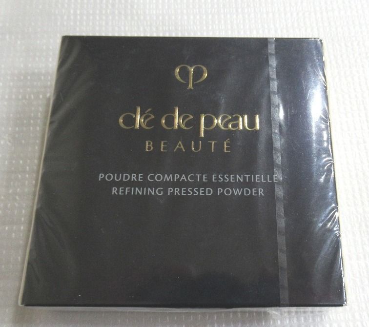 クレ ド ポー ボーテ Clé de Peau Beauté プードルコンパクトエサンシエルn フェイスパウダー 5g ケース&パフ付きの本体