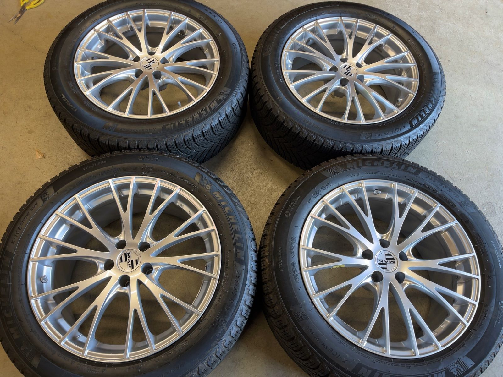 ポルシェ マカン GTS ターボ ミシュラン スノー 19インチ 4本セット