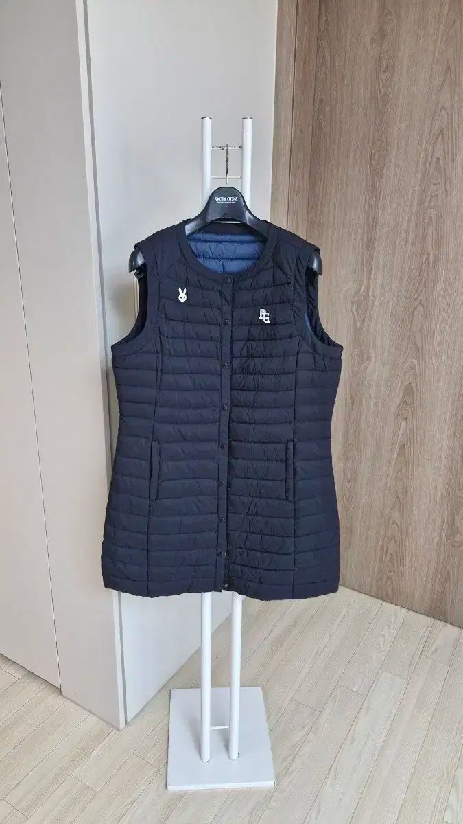 ペリーゲイツ レディース グースダウン 軽量ダウンベスト ブラック|95