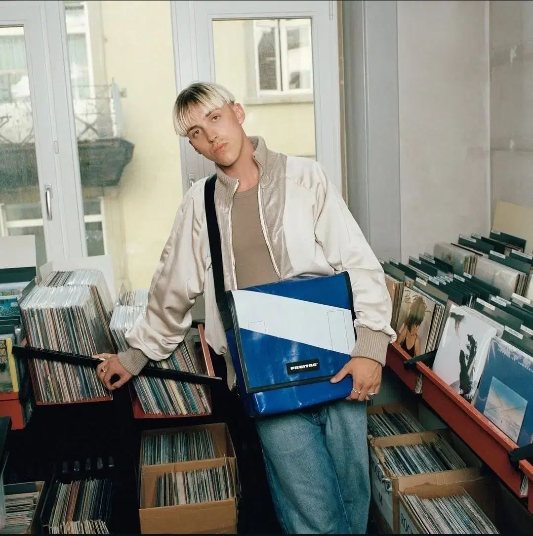 オールブラック ブラック