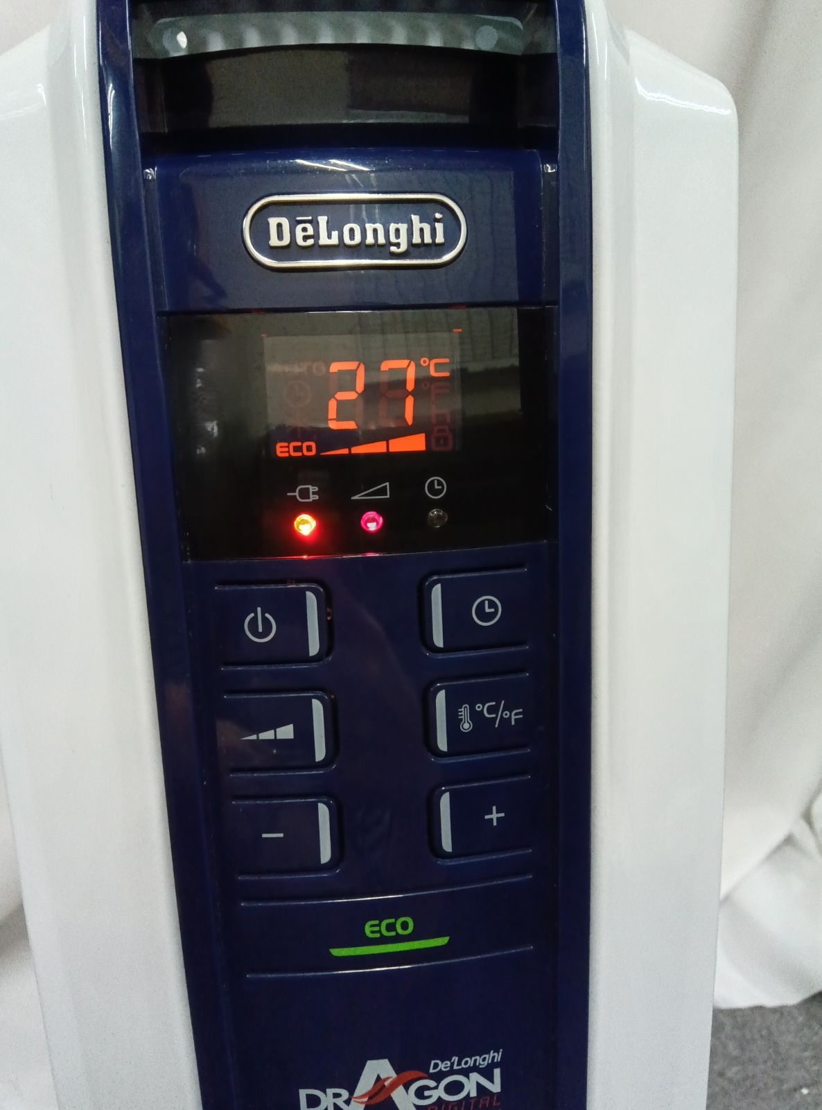 デロンギ De'Longhi ドラゴン オイルヒーター QSD0712－MB 104 - メルカリ