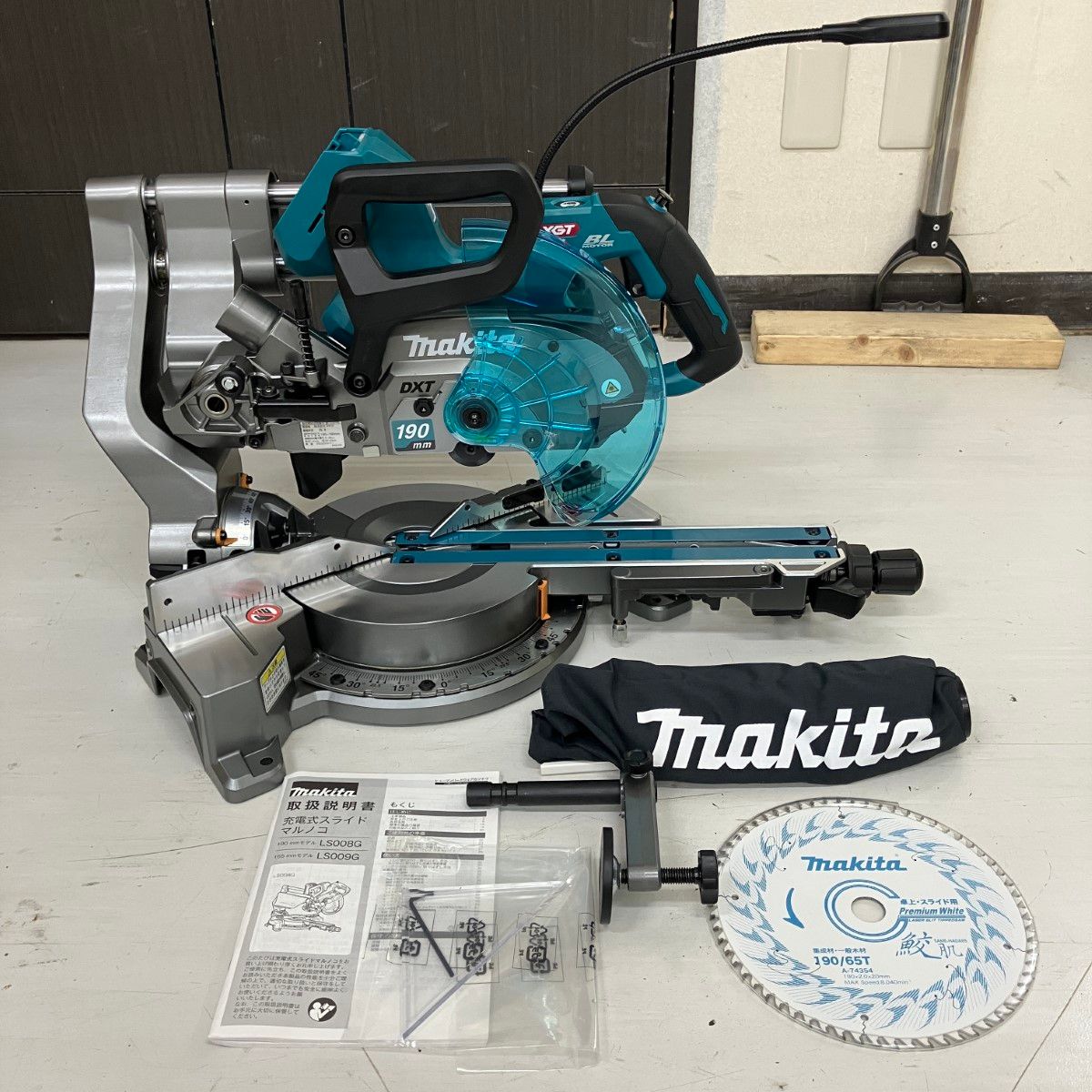 ЗЗMAKITA マキタ 40v 190mm 充電式スライド丸のこ ダストバッグ 鮫肌チップソー 取説付 LS008GZ ブルー