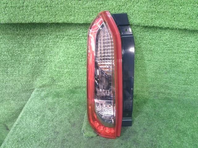 ルークス 5 AA B 47 A 左 テールランプ テールライト X 4 WD BR 06 SM 21 Y 35 W 13 R 2年 LED 26555 7 NA 0