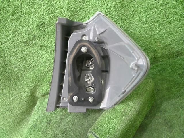 フィットシャトル DAA-GP2 GP3 GP GJ 左 テールランプ テールライト LDA-MF6 NH700M H26年 33550-TD7-J01 BRIGHTFACE_UK