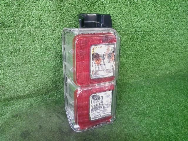 ウェイク DBA-LA700S 710 A 左 テールランプ テールライト KF-VE S38 R1年 81560-B2720