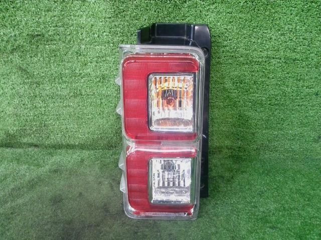 ウェイク DBA-LA700S 710 A 左 テールランプ テールライト KF-VE S38 R1年 81560-B2720