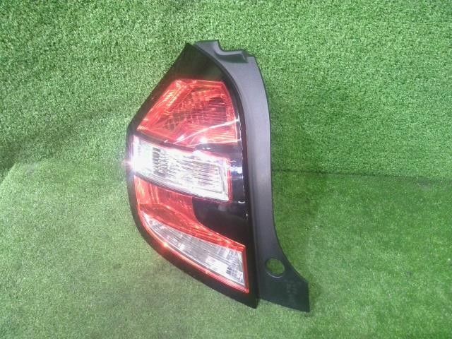 ルノー トゥインゴ DBA-AHH4B 左 テール ランプ ライト ゼン H4B NNP