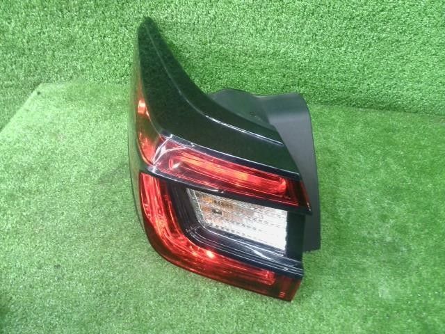 インプレッサ 5AA-GUD 左 テール ランプ ライト ST-H FB20W XAX 84201FN030