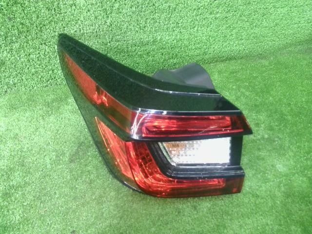 インプレッサ 5AA-GUD 左 テール ランプ ライト ST-H FB20W XAX 84201FN030