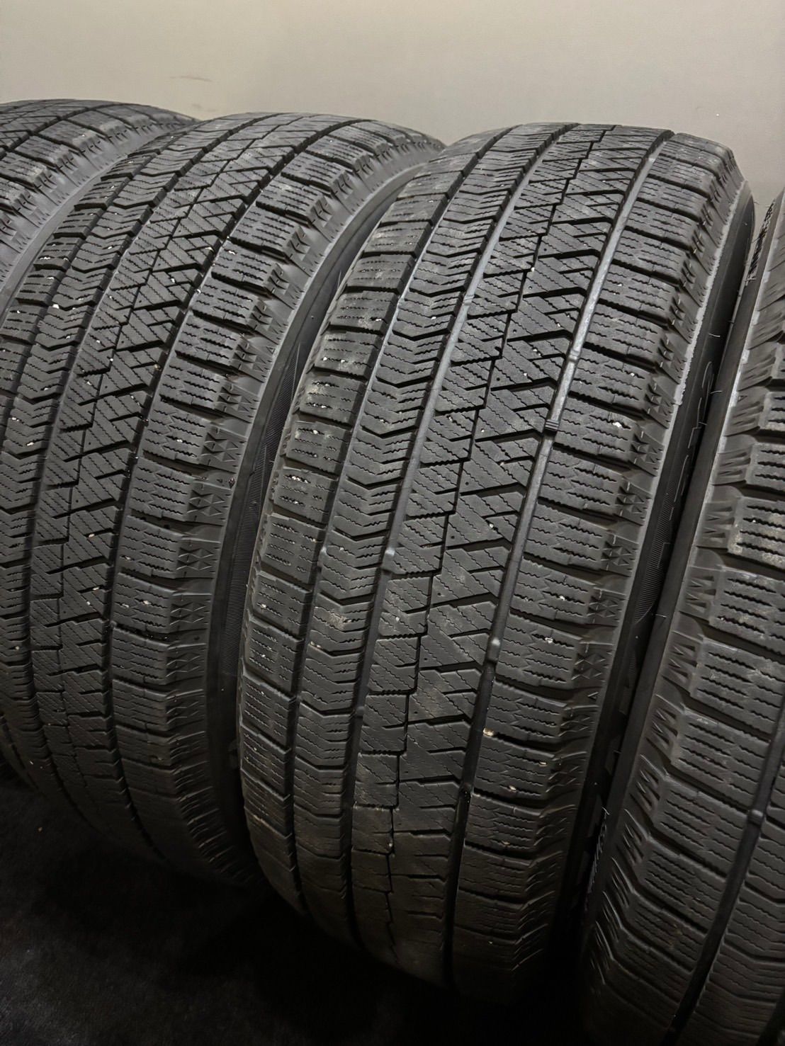 215 60 R 17 VRX 2 18年製 スタッドレス 4本 ブリヂストン ブリザック エスティマ C HR カローラクロス 南5 K 535