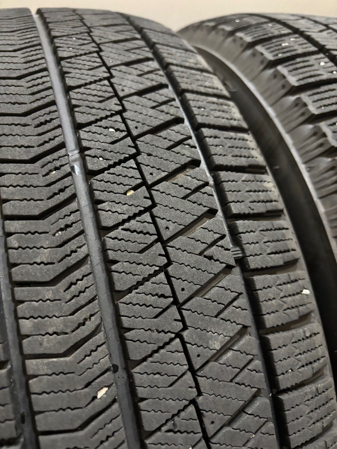  215 60 R 17 VRX 2 18年製 スタッドレス 4本 ブリヂストン ブリザック エスティマ C HR カローラクロス 南5 K 535 17インチ スタッドレス