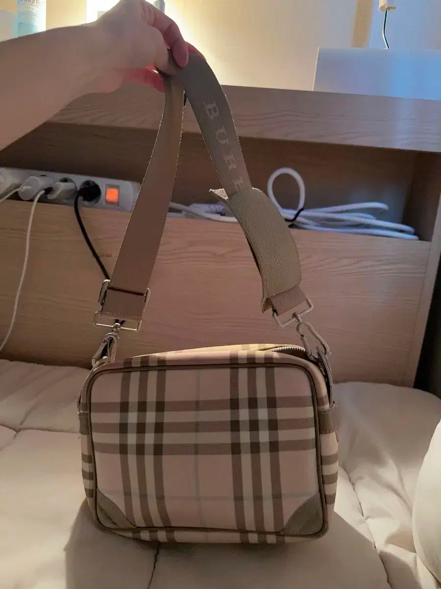 バーバリー いちごミルク クロスバック ヴィンテージ