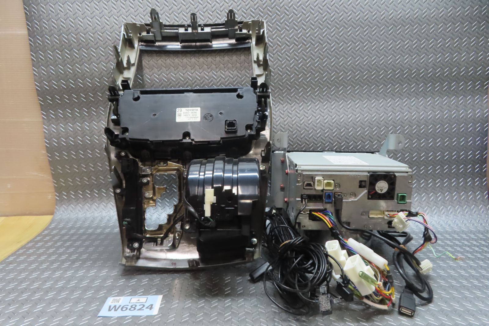 完動品保証付 W6824|イクリプス メモリーナビ AVN-ZX03i 9インチ トヨタ ヴェルファイア 35Z 前期 GGH20 ANH20 ATH20 配線セット付