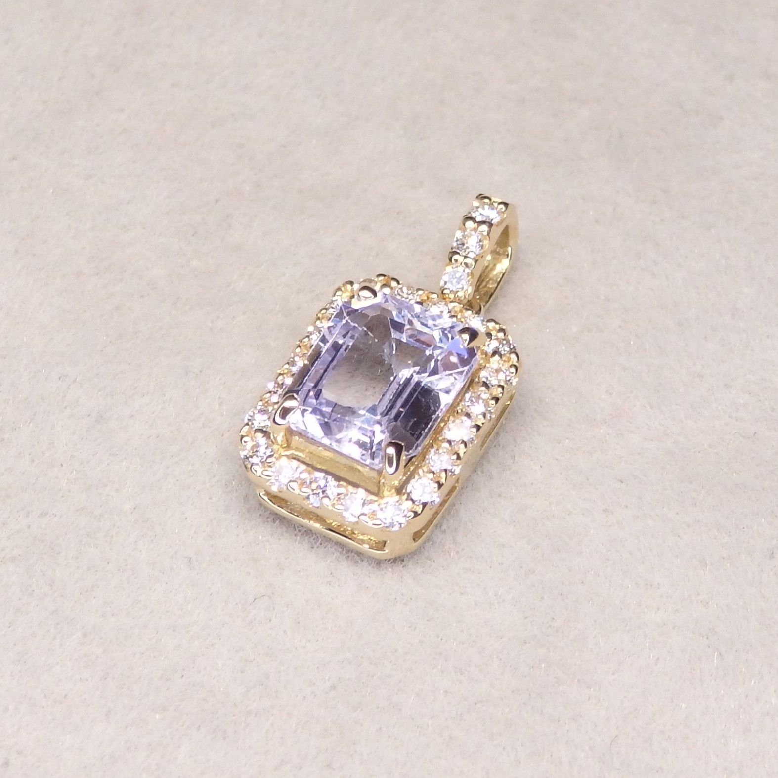 バイオレットサファイア ペンダントTOP Z5971 0.934ct ゴールドK18