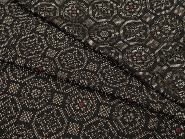 う*ー様 非売品　平和への軌跡 平和屋着物○本場大島紬 7マルキ 蜀江花文 正絹 逸品 CAAZ8067vf