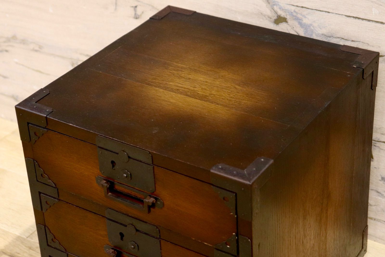 キツツキ 小箪笥