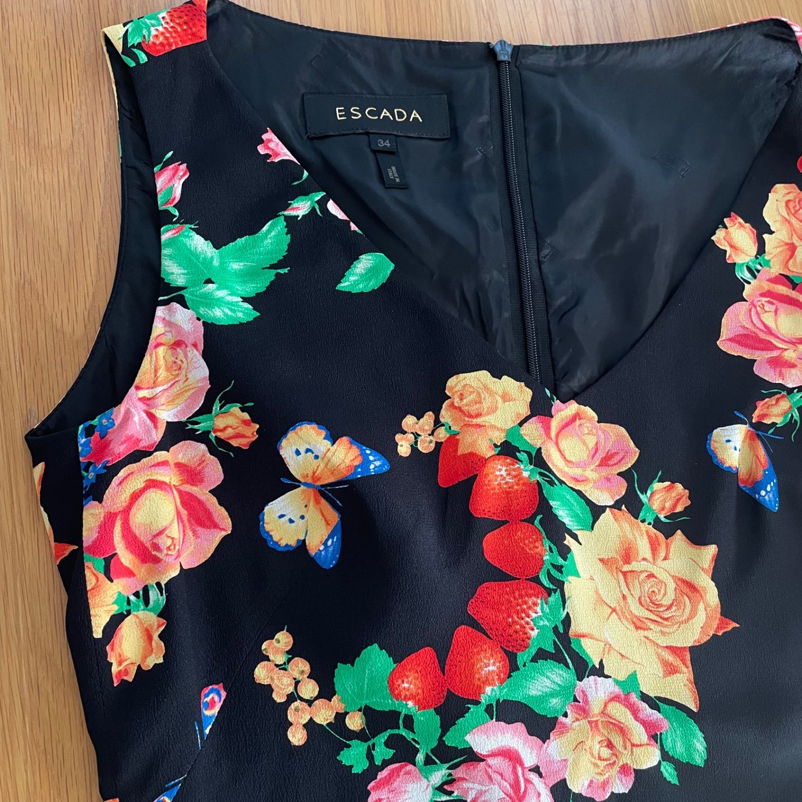 極美品 ESCADA エスカーダ イタリー製 膝丈ワンピース 華やかな薔薇 