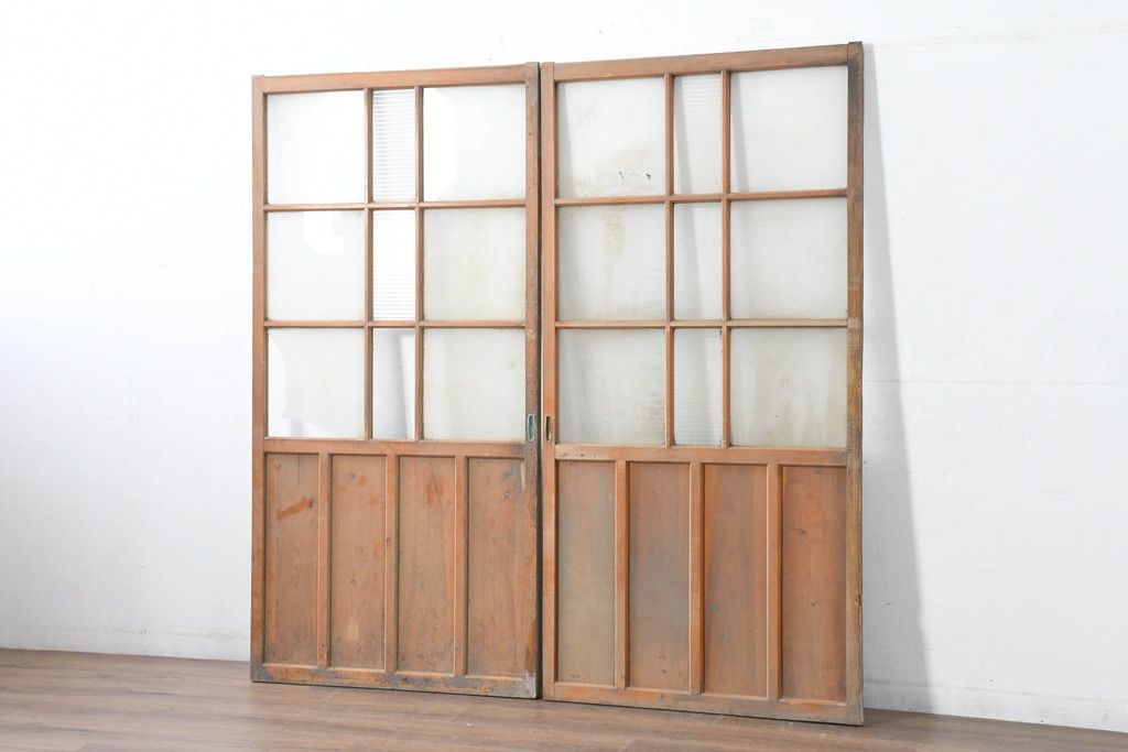 現状販売 ガラス戸2枚セット アンティーク建具 引き戸 4～7営業日前後で発送 修理加工希望の方3ヶ月程で発送 R-083502